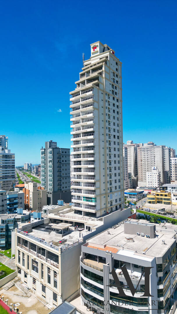Apartamento à venda com 4 quartos, 189m² - Foto 3